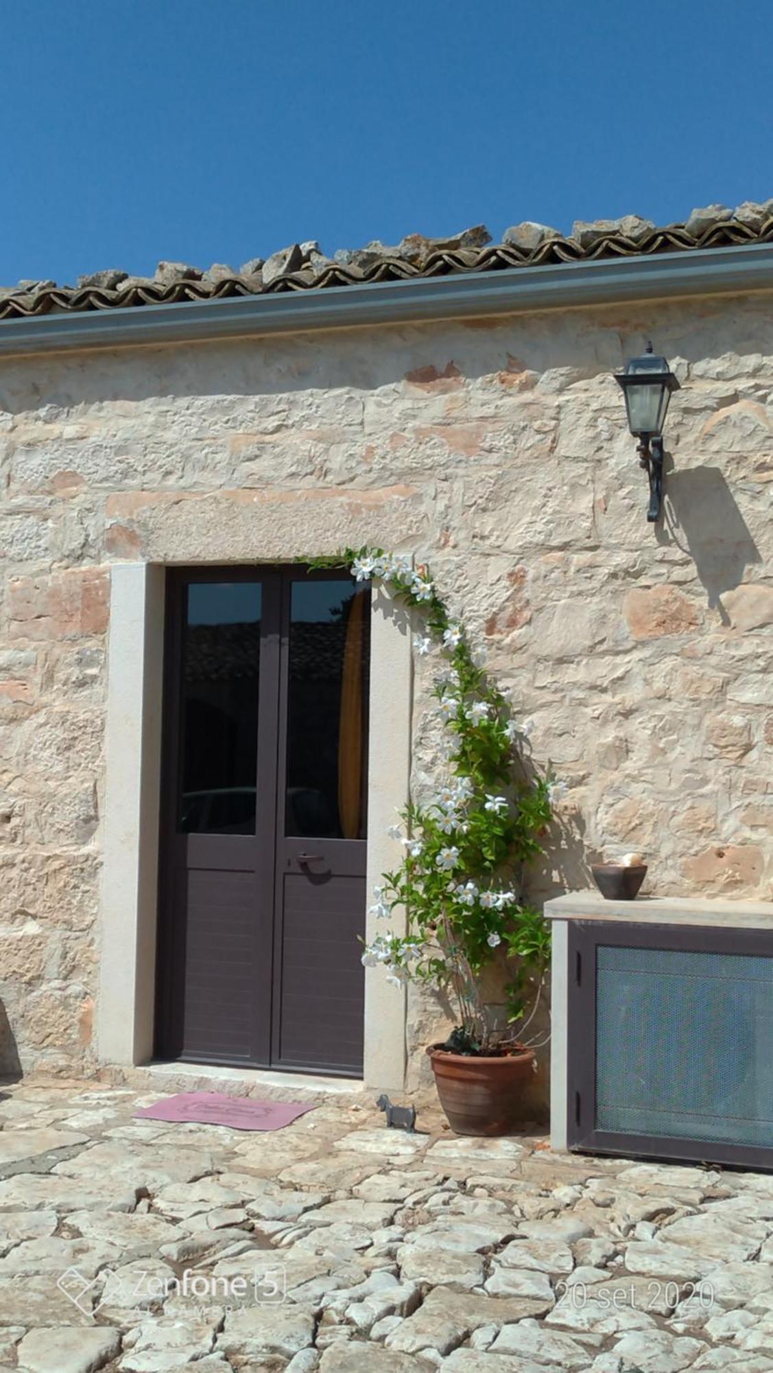 I Dammusi Villa Santa Croce Camerina Buitenkant foto
